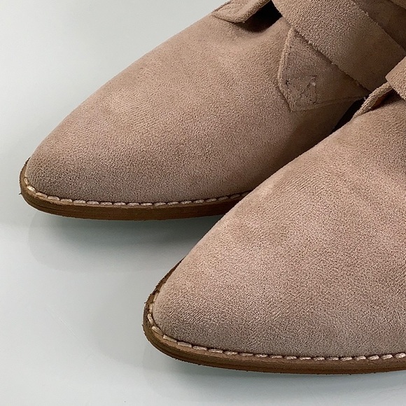 Beast Fashion pointy leather triple buckle western heels Tan booties size 6 NWOT - Picture 3 of 16